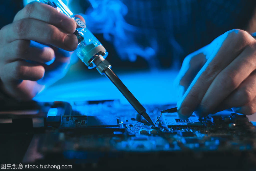 焊接主板 計算機工程師在硬件開發(fā)中的關鍵技藝